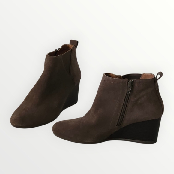 Vionic Paloma Weather-Resistant Suede Wedge Ankle Booties Womens 7.5 EU 38 - Picture 1 of 13